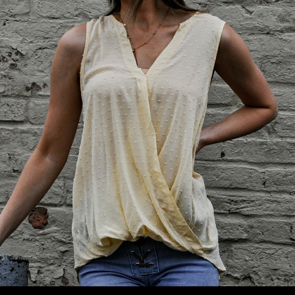 Private Label Tops - ♥️New boutique Swiss dot top